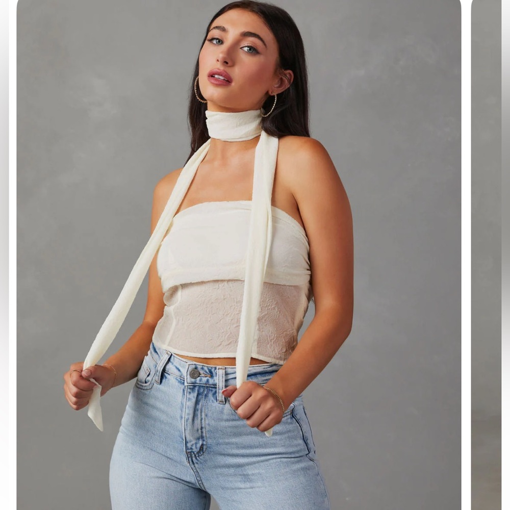 Vici Helaire strapless top and scarf